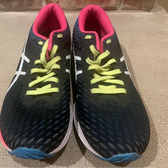 Size 8 ASICS - Picture 3 of 3